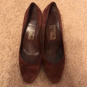 Salvatore Ferragamo Chocolate Brown Suede pumps